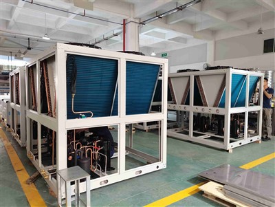 Air-Cooled Chiller With Natural Cooling Function